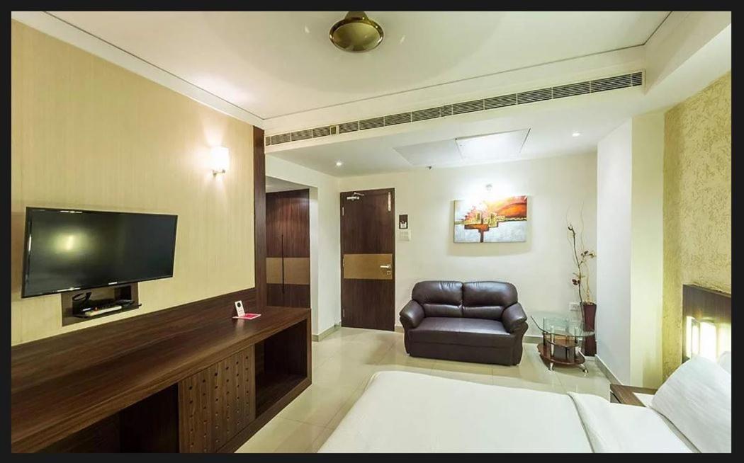 The Regal Park Hotel Visakhapatnam Exteriör bild